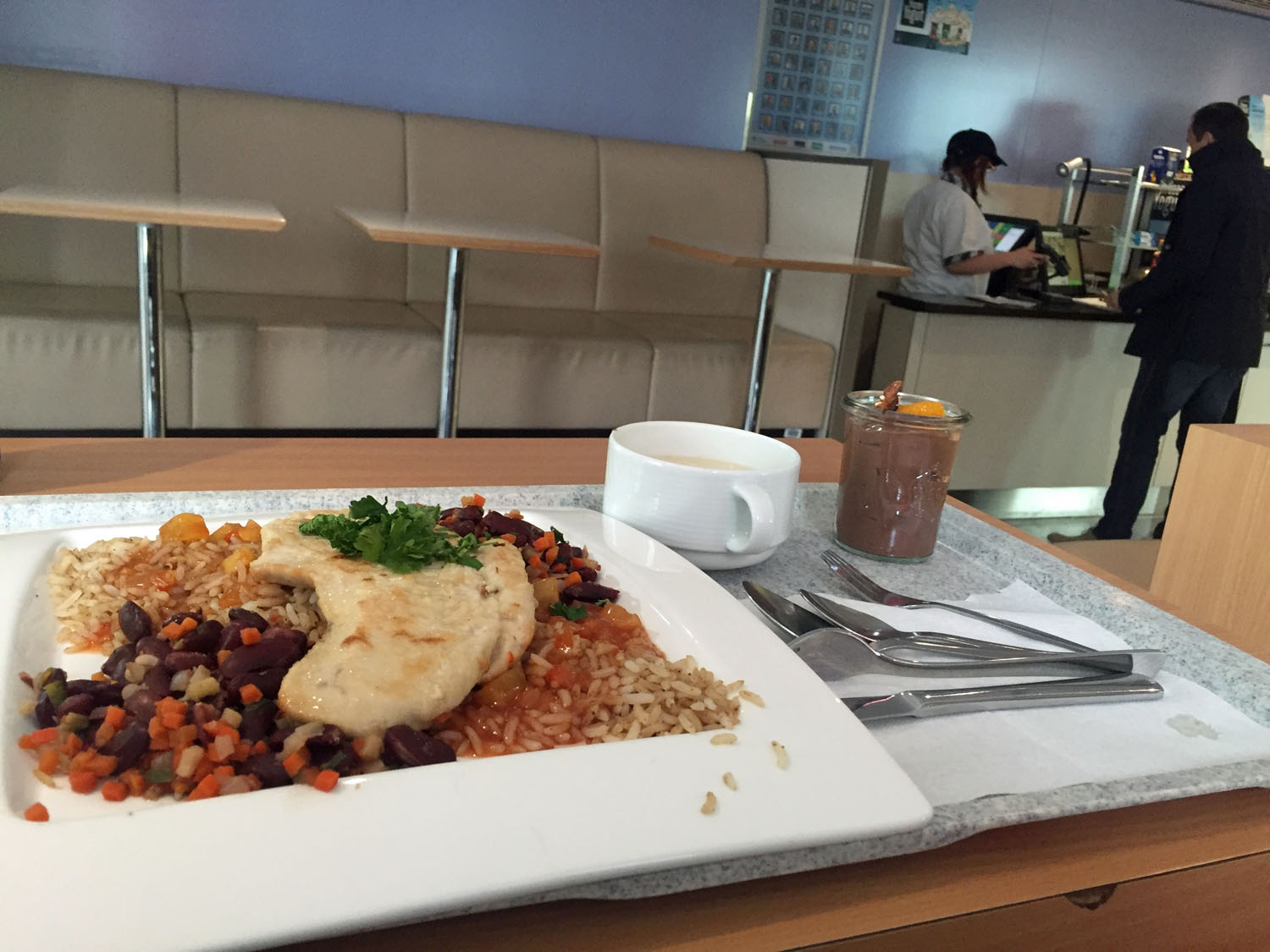 Mahlzeit! In der Kantine der Deutschen Bahn in Köln Op Jück